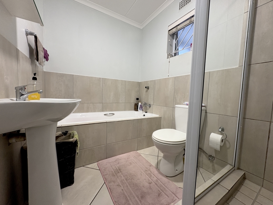 2 Bedroom Property for Sale in Buh Rein Estate Western Cape